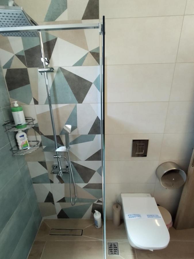 Wood & White Apartment In Historic Center With 2 Bedrooms Ioannina Ngoại thất bức ảnh